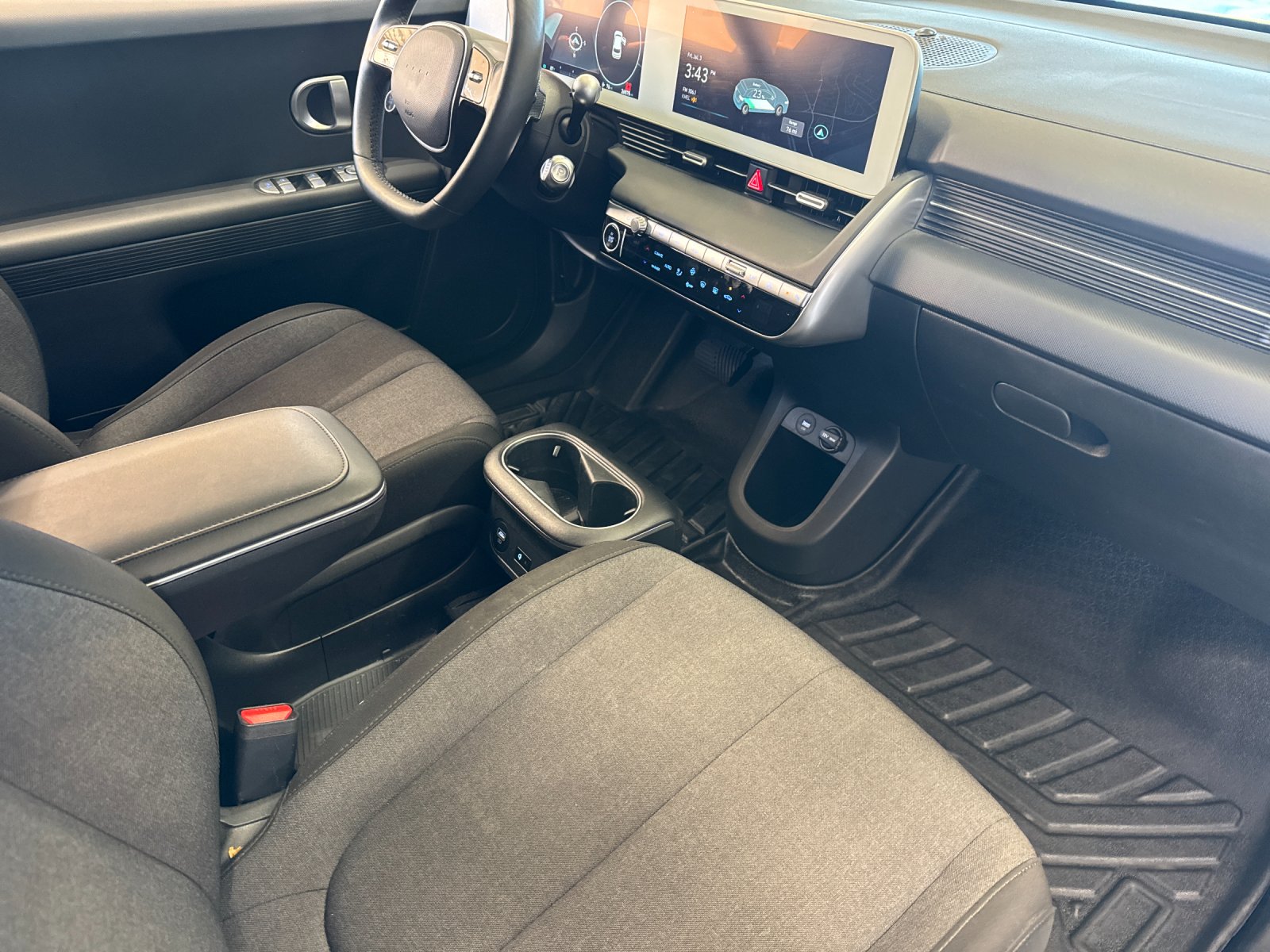 Used 2024 Black Hyundai SEL image 15