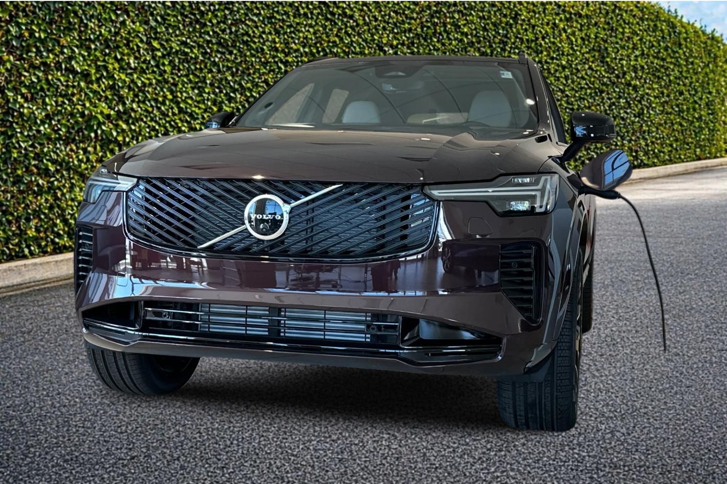 New 2026 Mulberry Red Volvo Ultra image 8