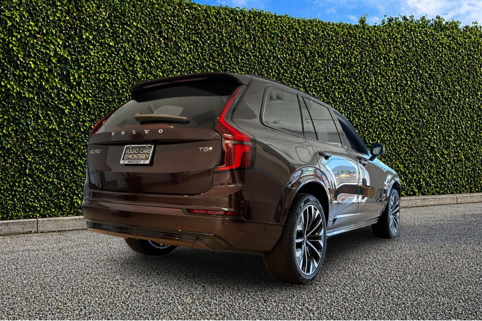 New 2026 Mulberry Red Volvo Ultra image 6