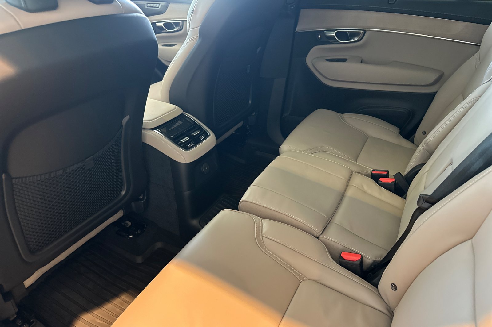 New 2026 Mulberry Red Volvo Ultra image 11