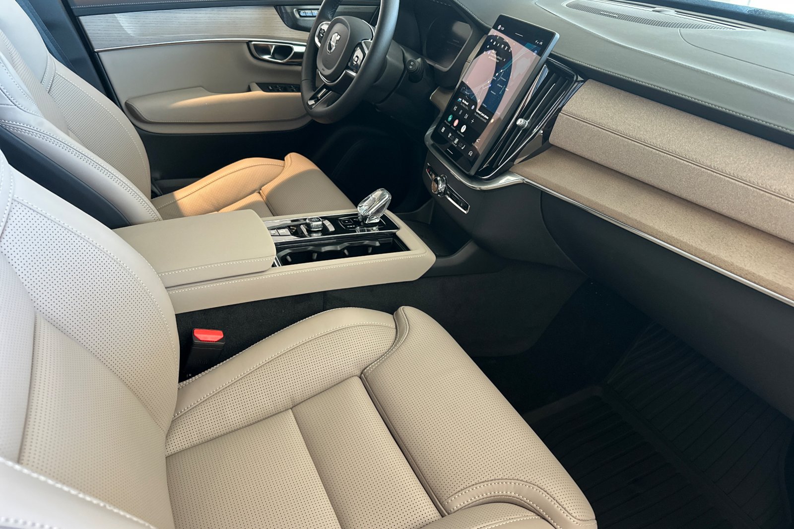 New 2026 Mulberry Red Volvo Ultra image 16
