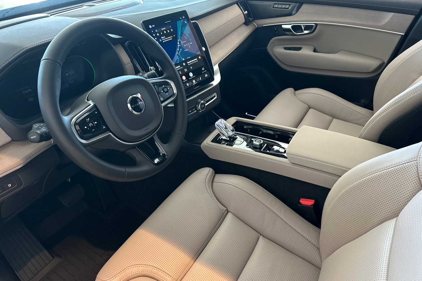 New 2026 Mulberry Red Volvo Ultra image 9