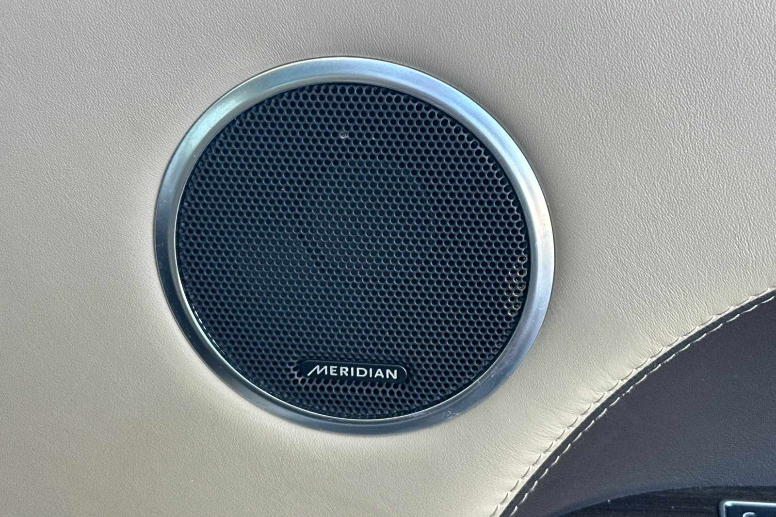 Used 2019  Land Rover Supercharged image 21