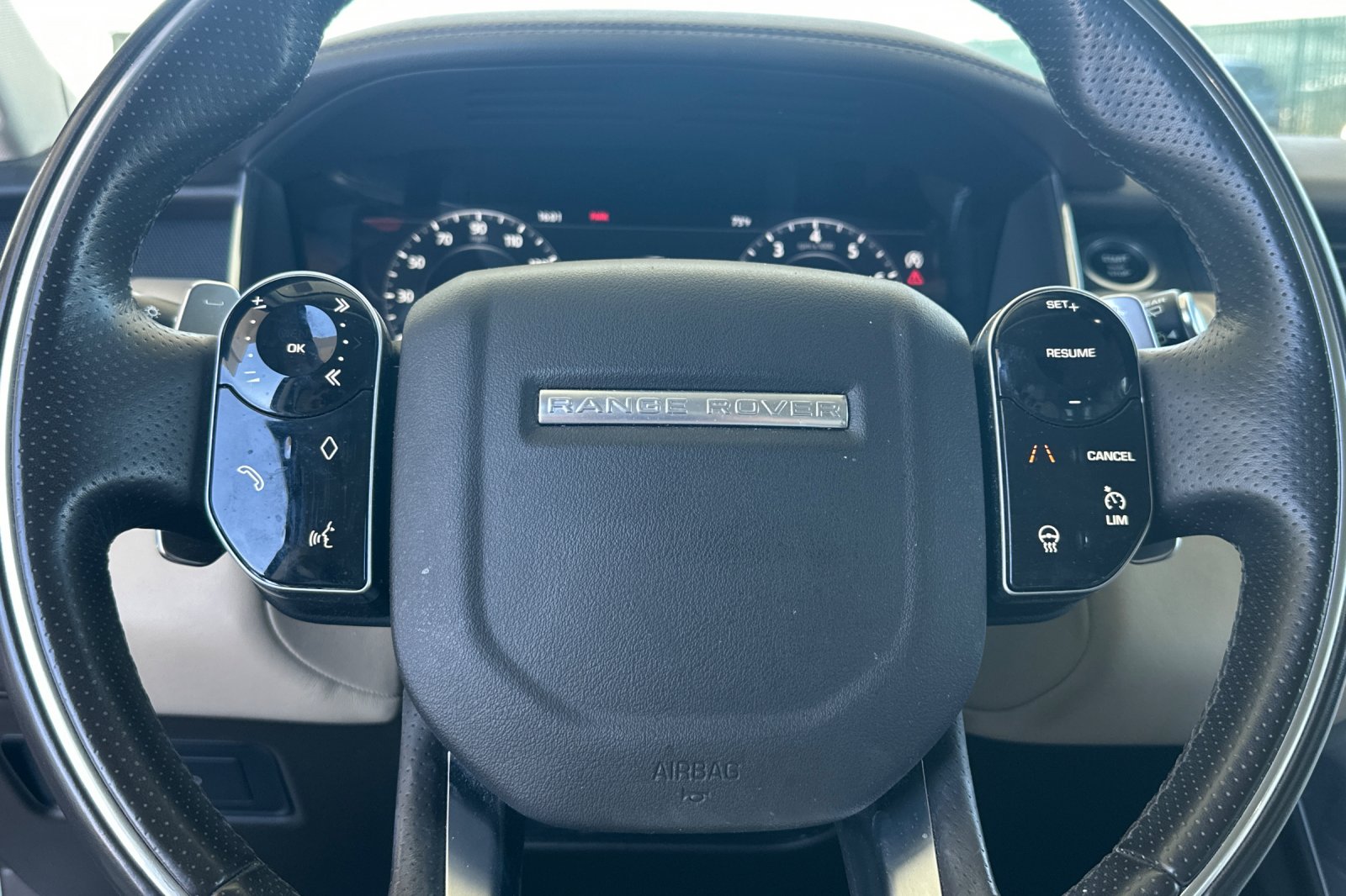 Used 2019  Land Rover Supercharged image 28