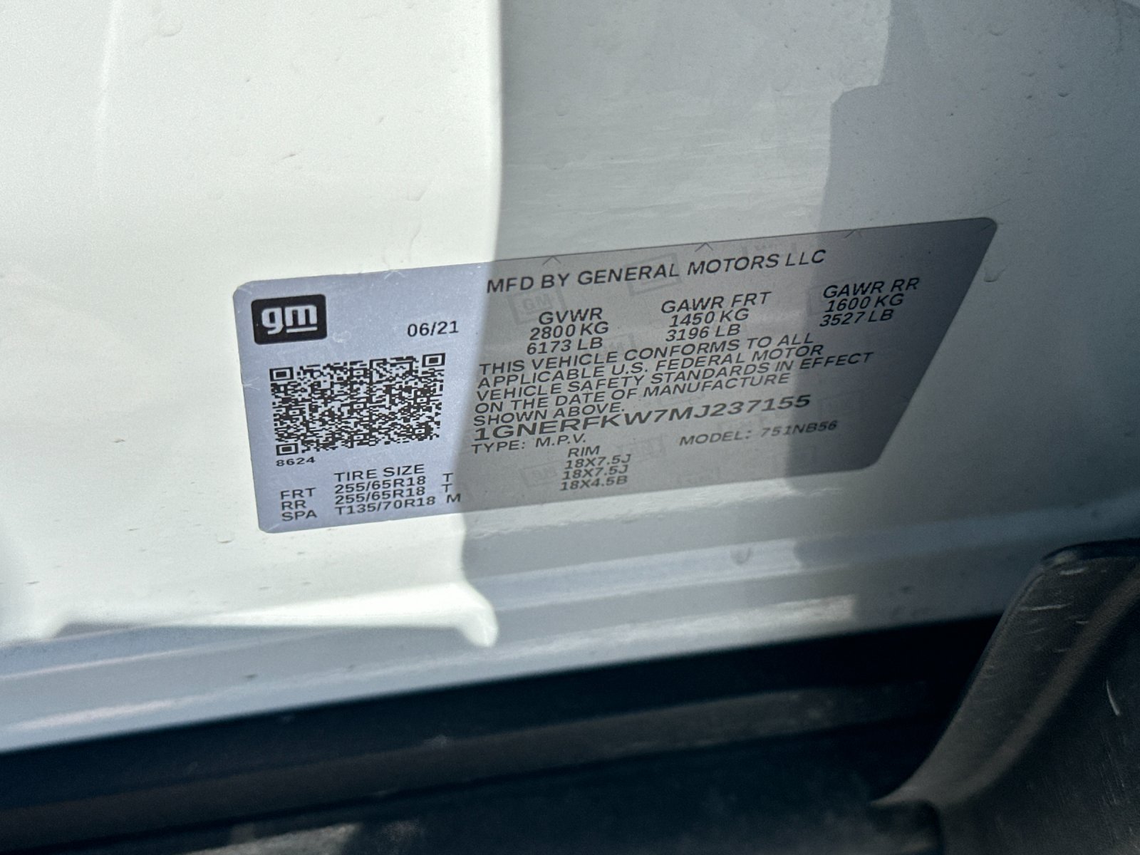 Used 2021 White Chevrolet LS image 28
