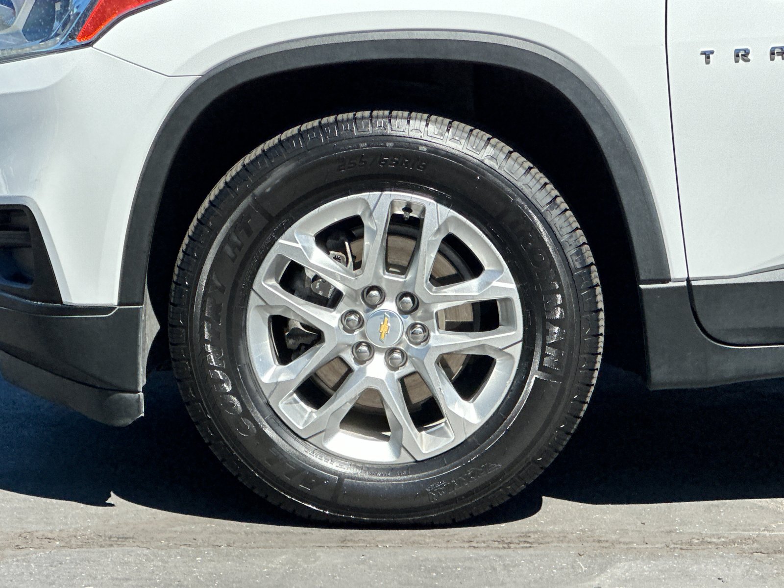 Used 2021 White Chevrolet LS image 25