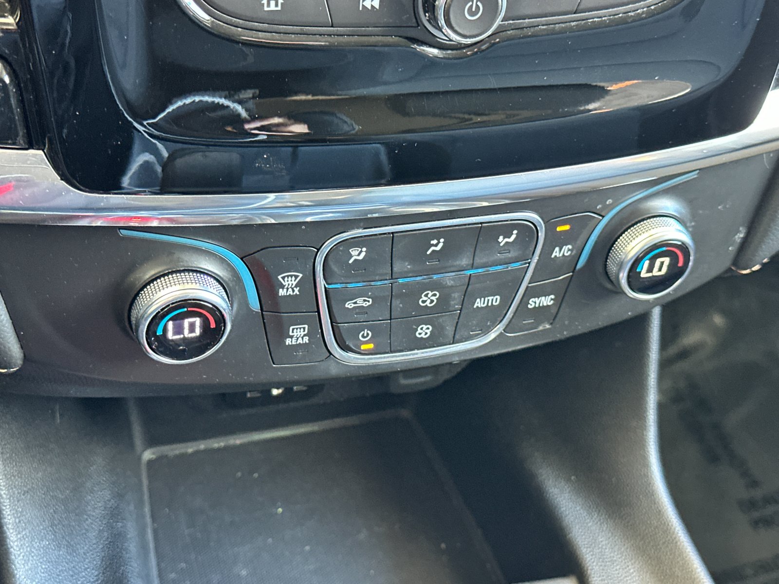 Used 2021 White Chevrolet LS image 20