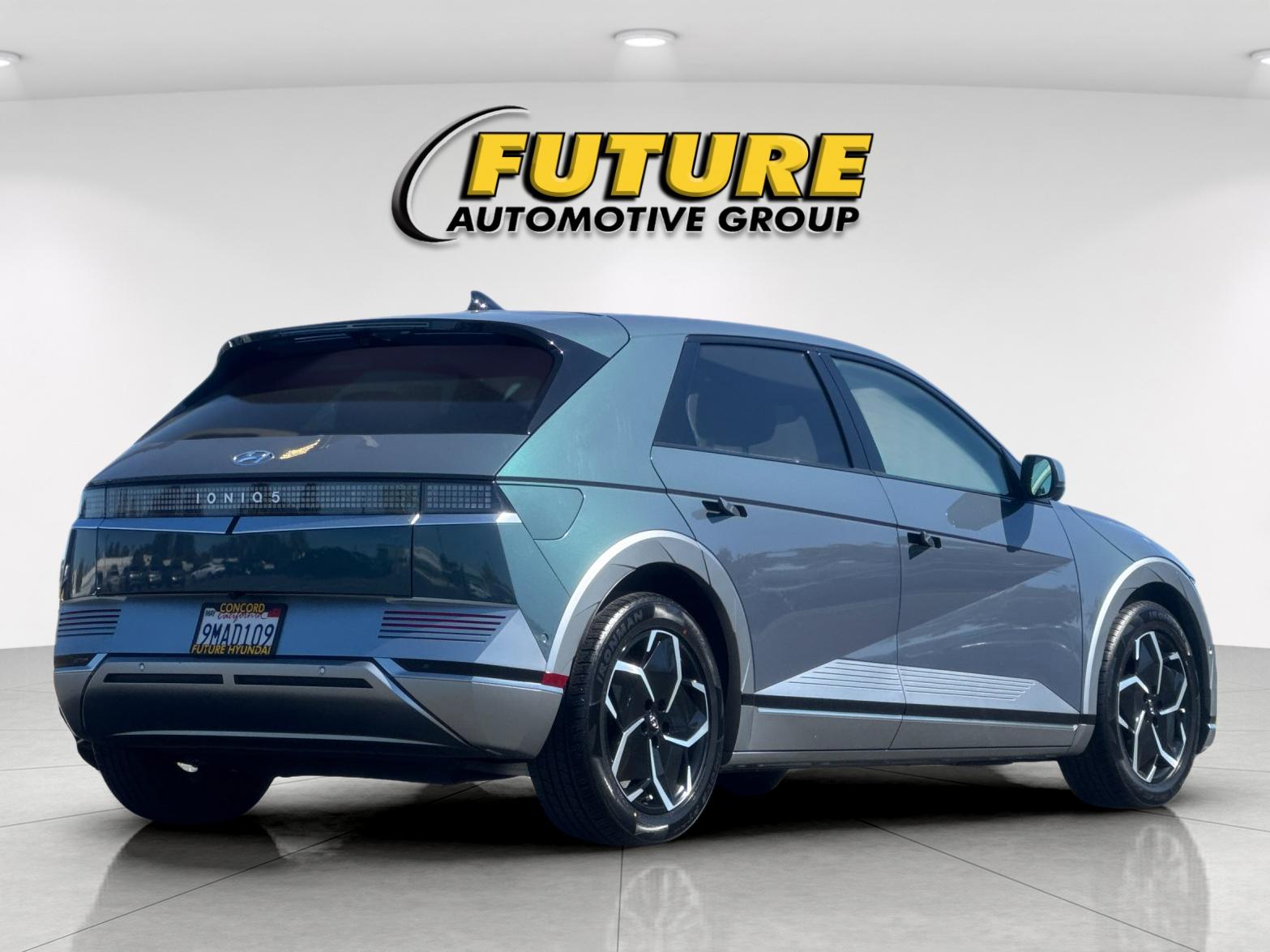 Certified Used 2024 Green Hyundai Limited image 3