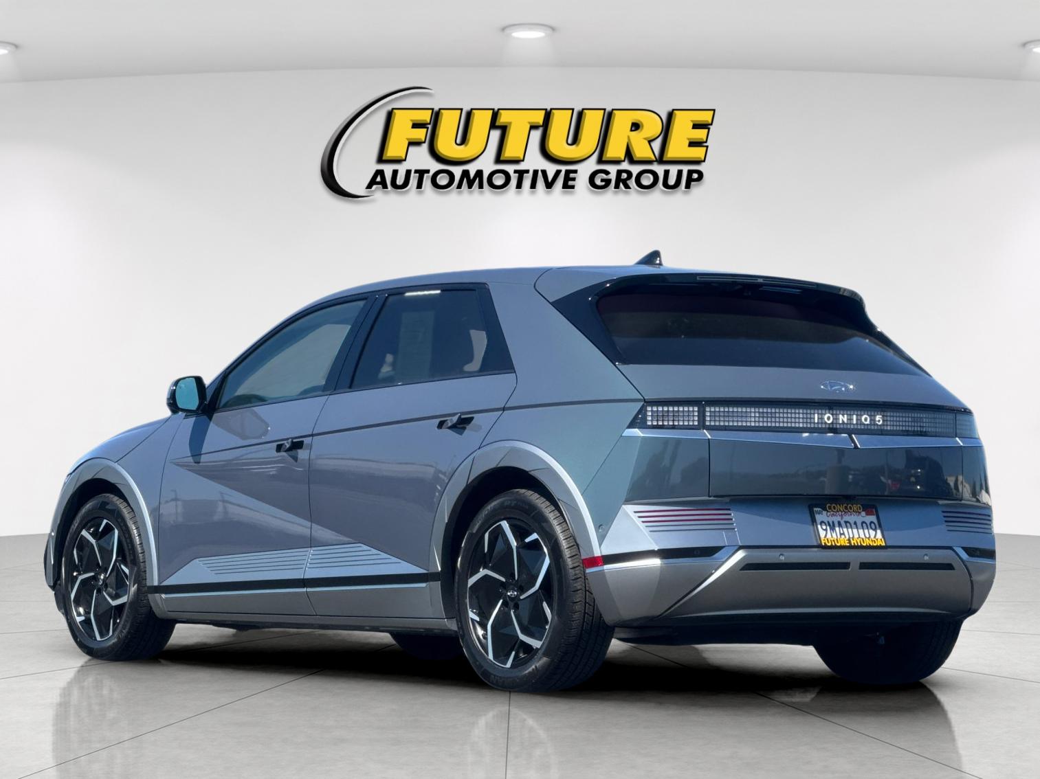 Certified Used 2024 Green Hyundai Limited image 5