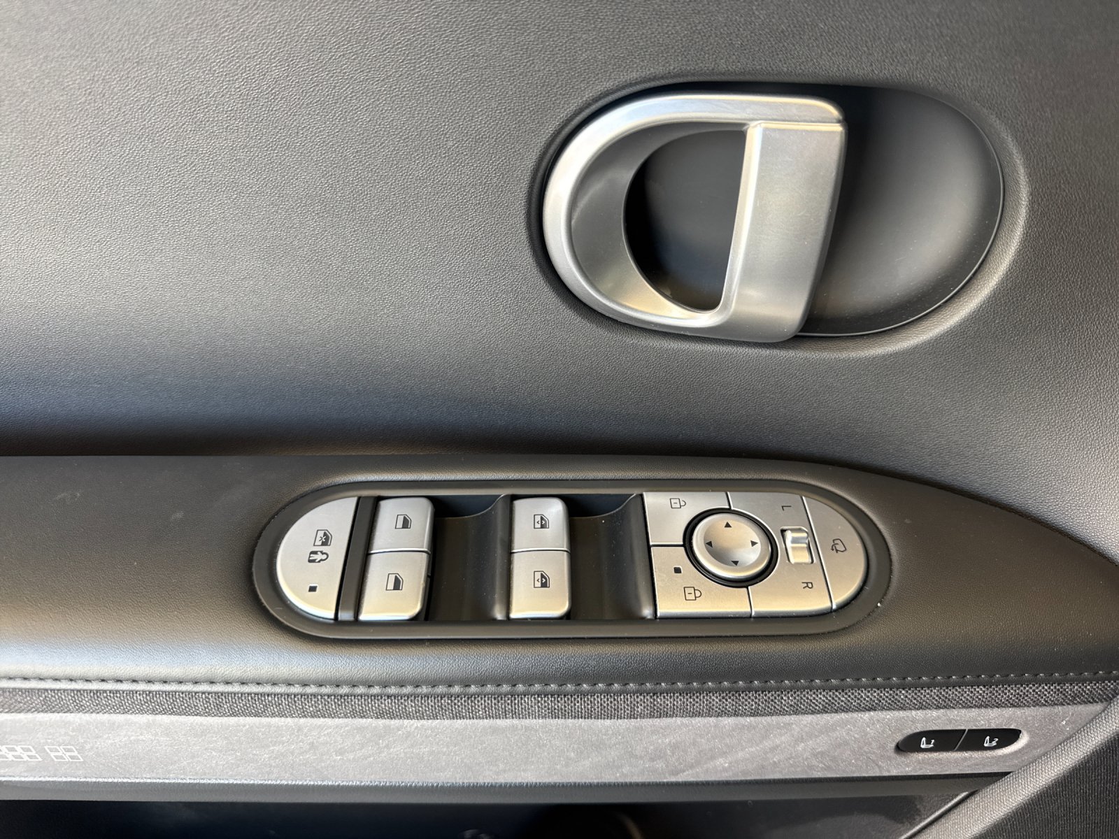 Certified Used 2024 Green Hyundai Limited image 10