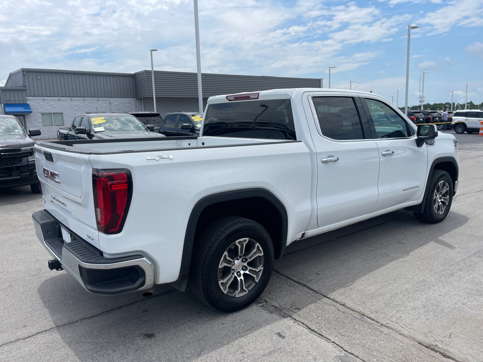 Used 2025 White GMC SLT image 3