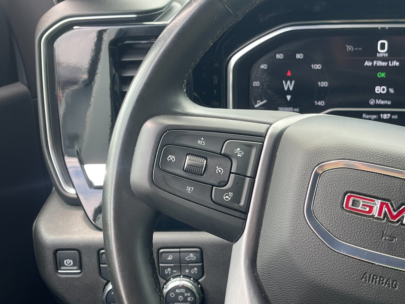 Used 2025 White GMC SLT image 26