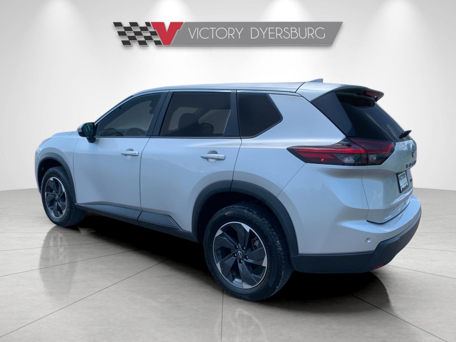 Used 2024 Silver Nissan SV image 6