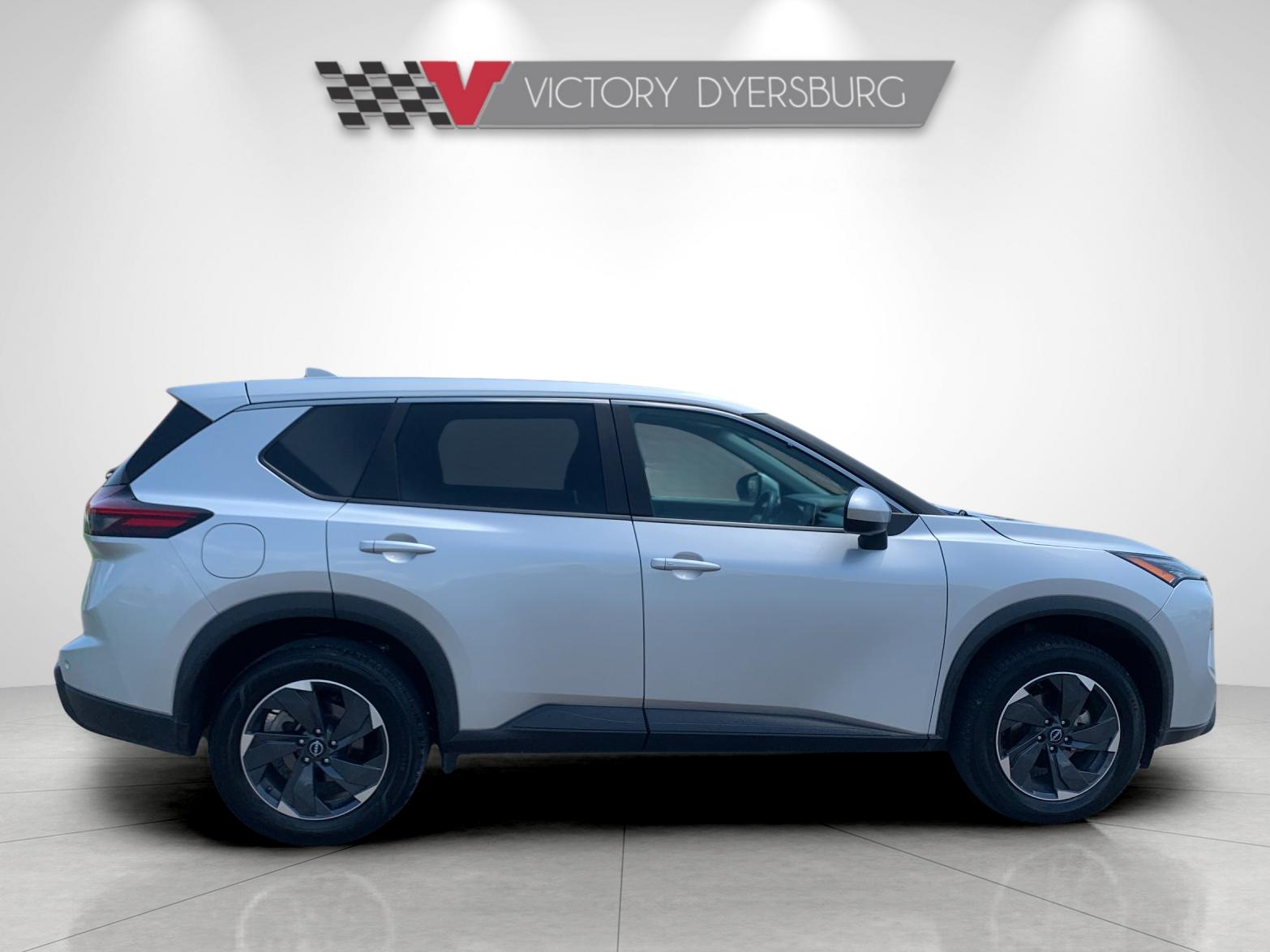 Used 2024 Silver Nissan SV image 3