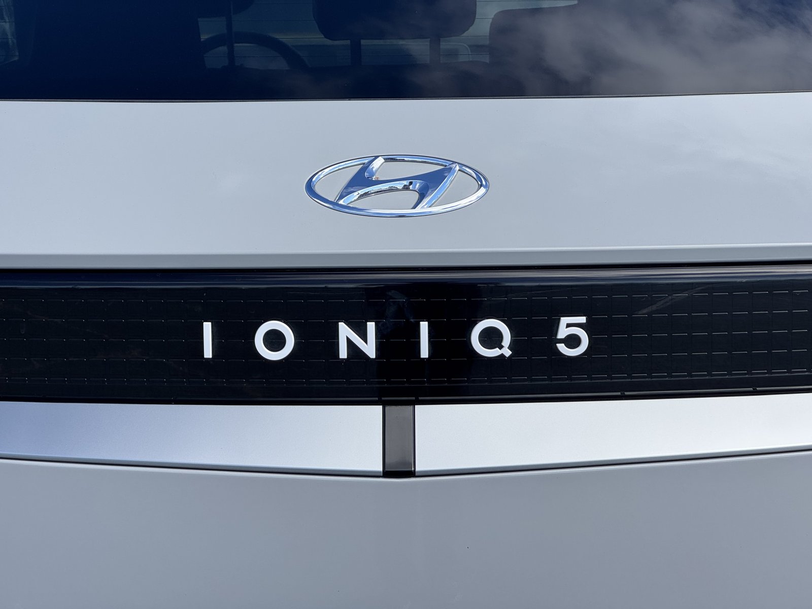 Used 2024 Gray Hyundai SEL image 26