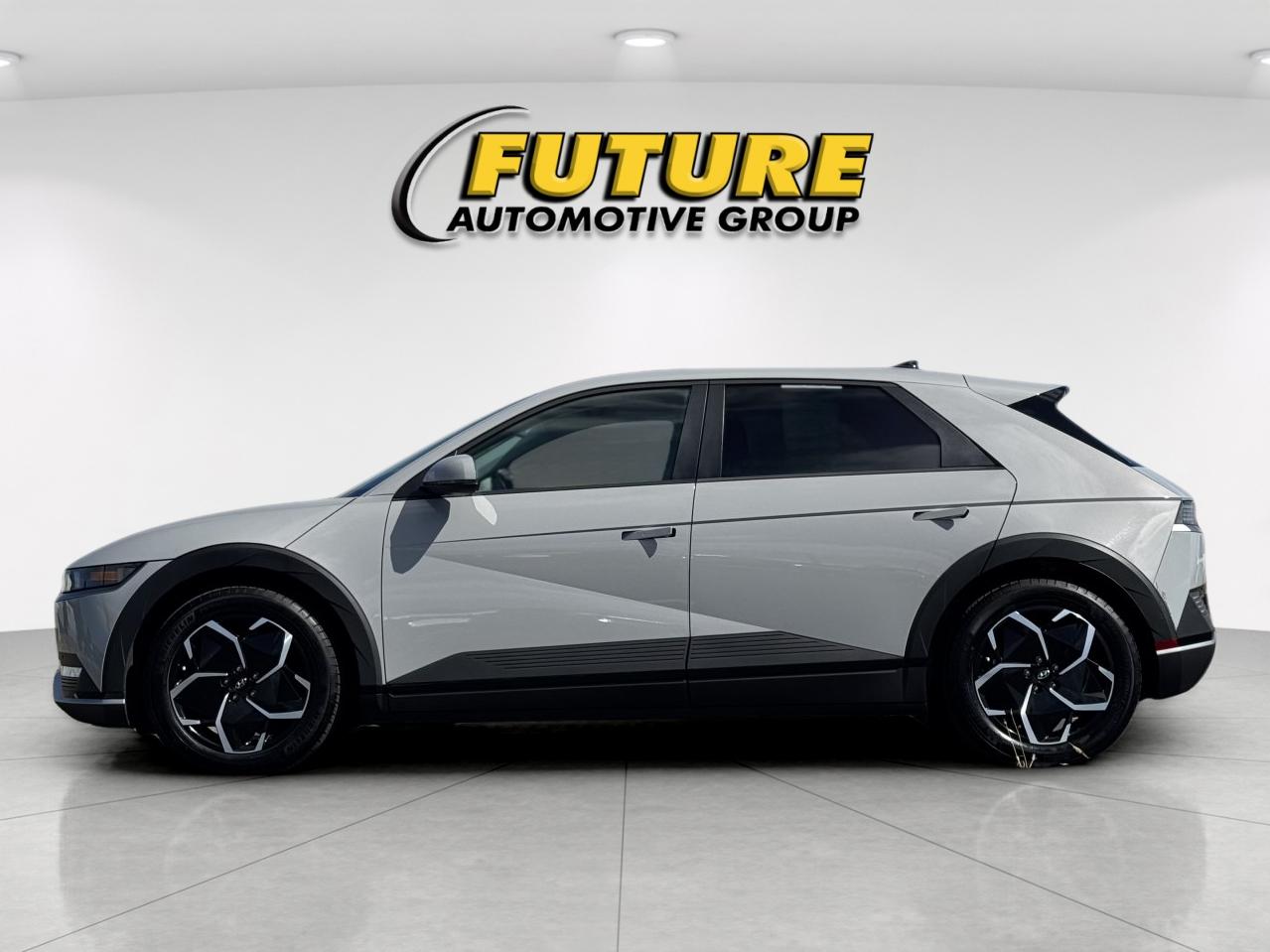 Used 2024 Gray Hyundai SEL image 6