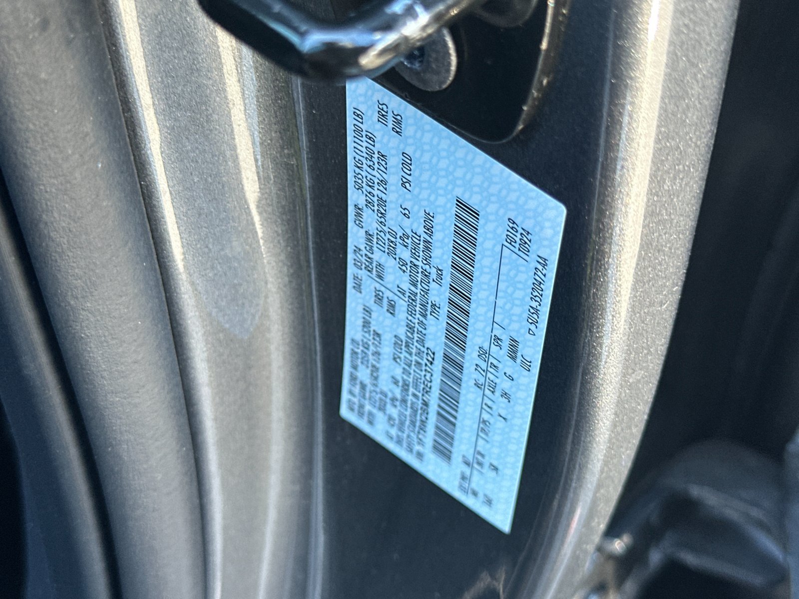 Used 2024 Gray Ford Lariat image 28