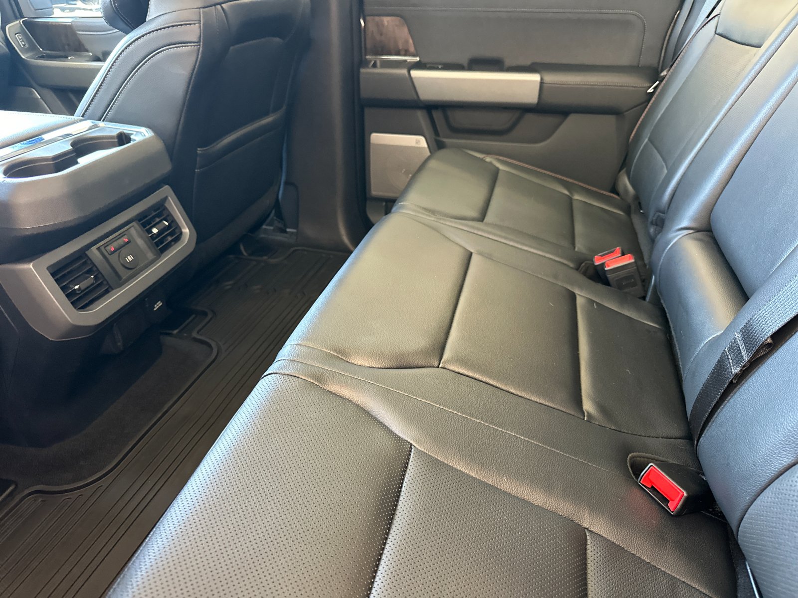 Used 2024 Gray Ford Lariat image 11