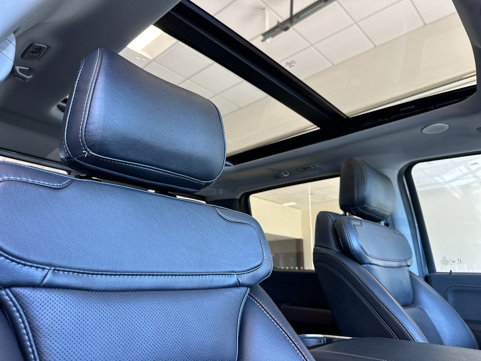 Used 2024 Gray Ford Lariat image 15