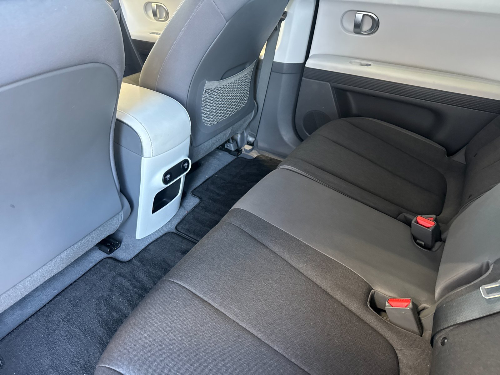 Used 2024 Gray Hyundai SEL image 11