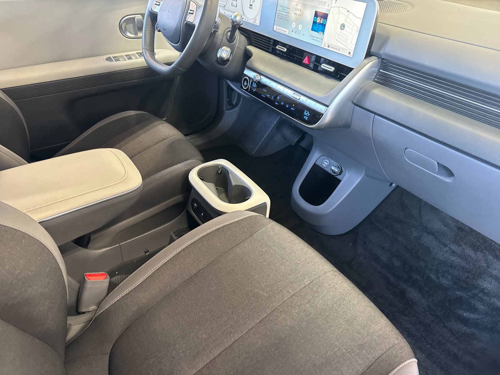 Used 2024 Gray Hyundai SEL image 15