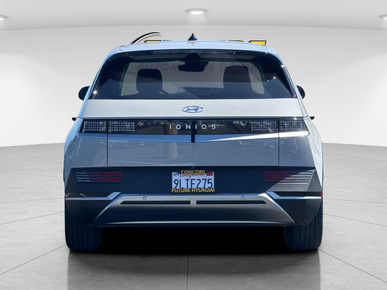Used 2024 Gray Hyundai SEL image 4