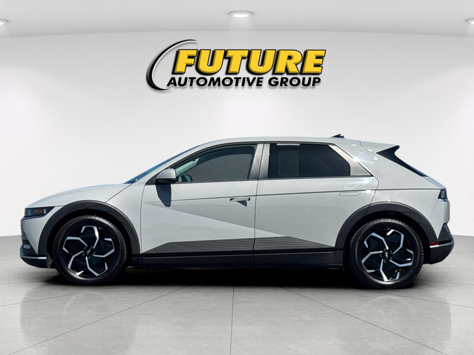 Used 2024 Gray Hyundai SEL image 6
