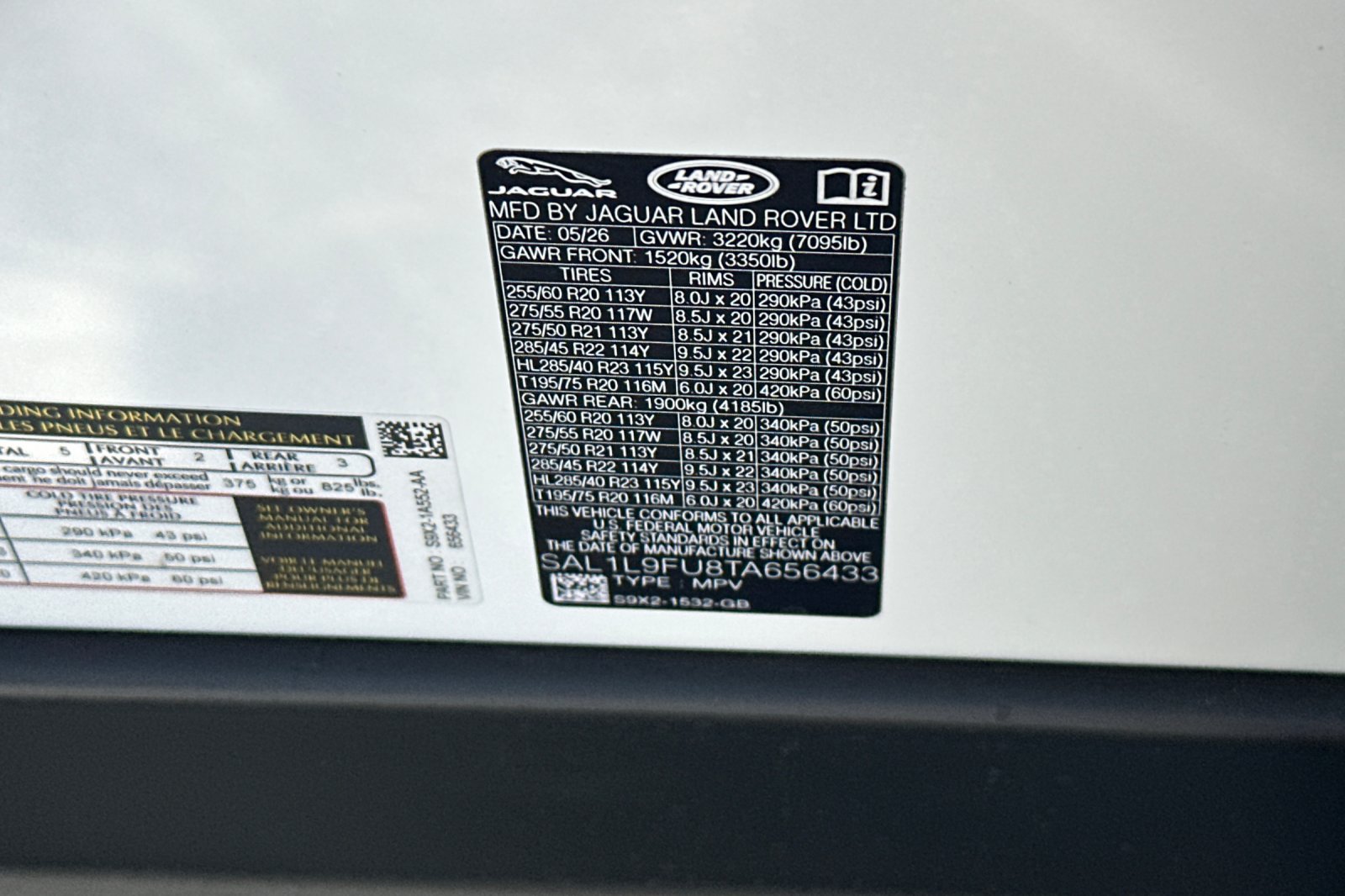 New 2026 Fuji White Land Rover Dynamic SE image 28