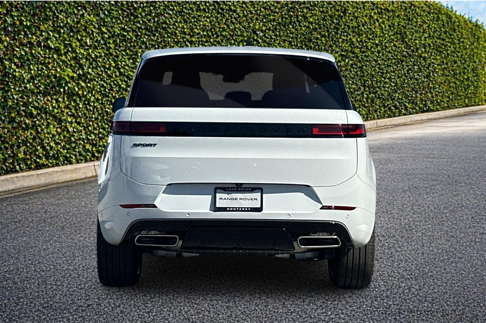 New 2026 Fuji White Land Rover Dynamic SE image 5