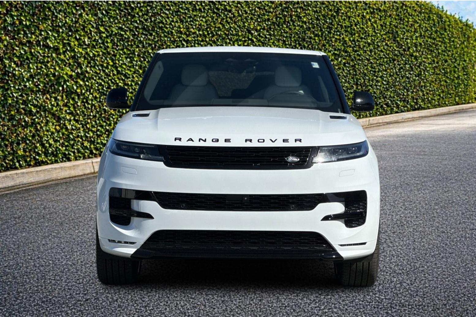 New 2026 Fuji White Land Rover Dynamic SE image 9