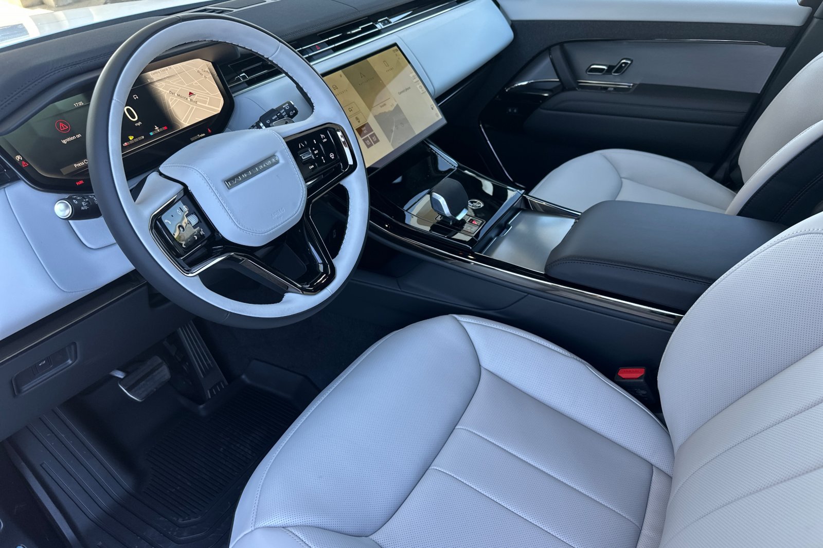 New 2026 Fuji White Land Rover Dynamic SE image 10