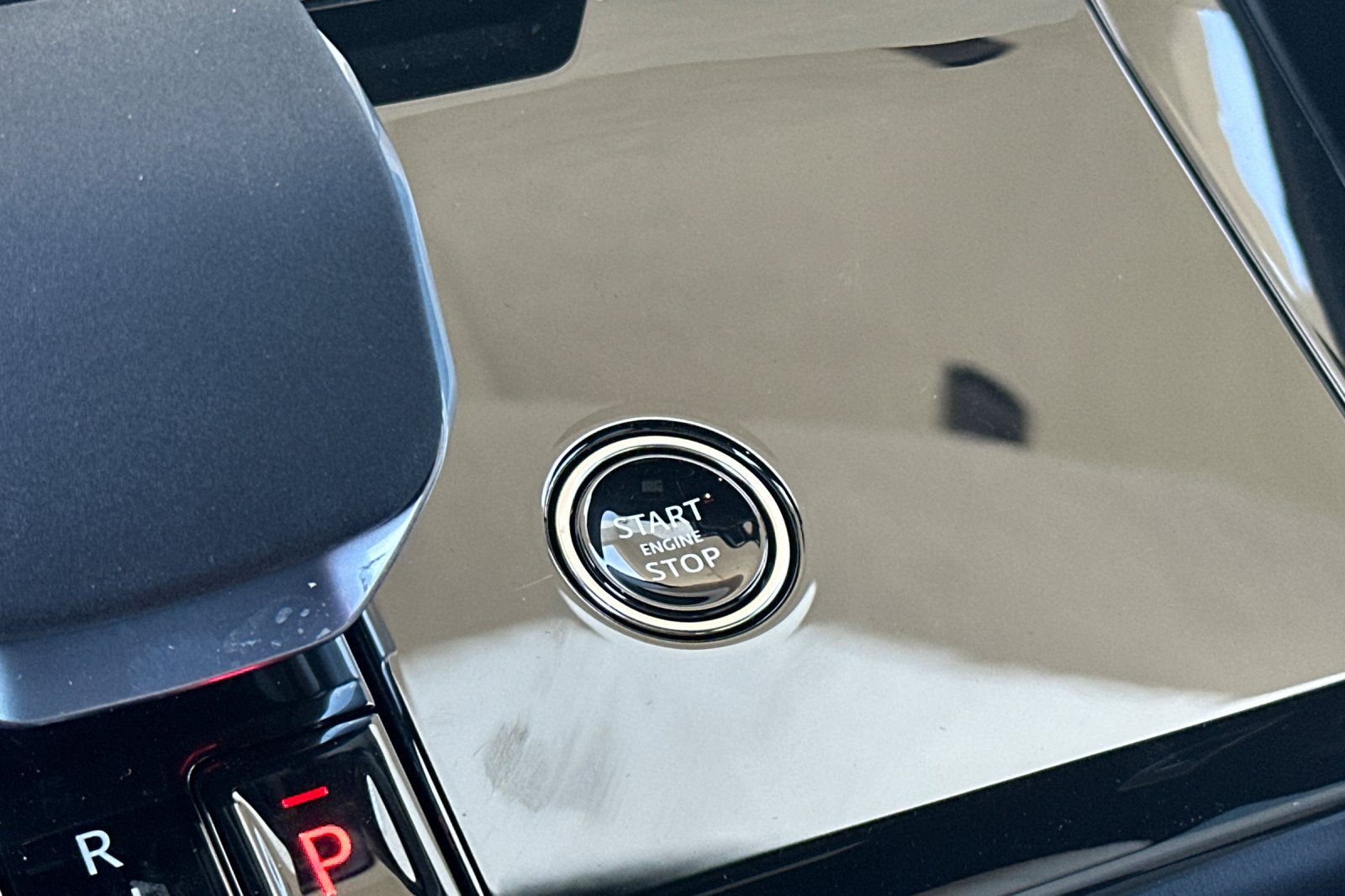 New 2026 Fuji White Land Rover Dynamic SE image 23