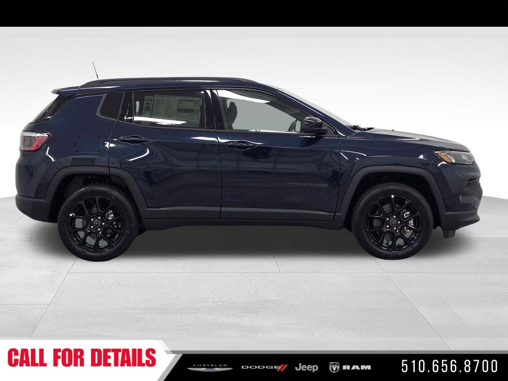 New 2026 Fathom Blue Pearl Coat Jeep Latitude image 4