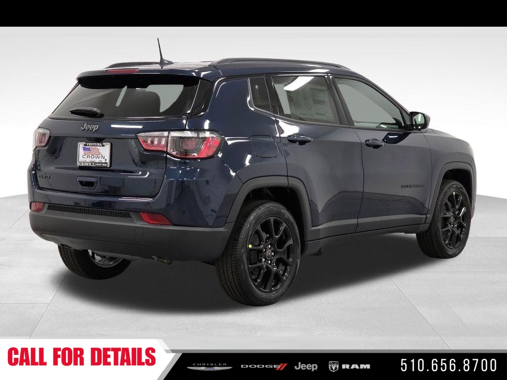 New 2026 Fathom Blue Pearl Coat Jeep Latitude image 5