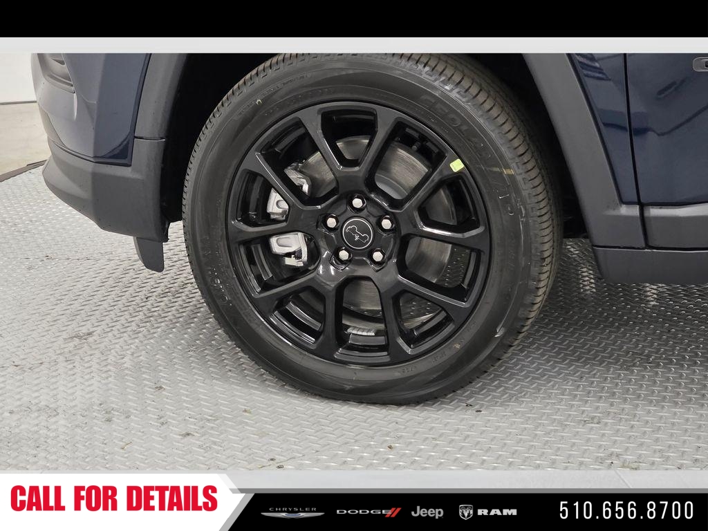 New 2026 Fathom Blue Pearl Coat Jeep Latitude image 8