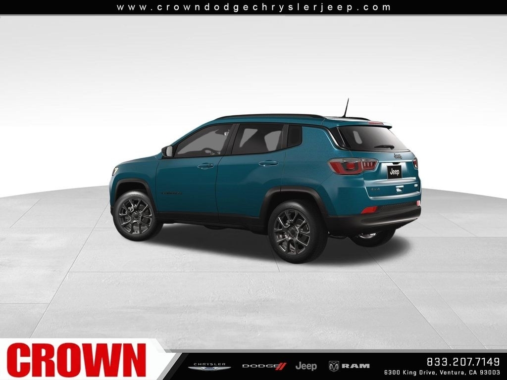 New 2026 Fathom Blue Pearl-Coat Exterior Paint Jeep Latitude image 4