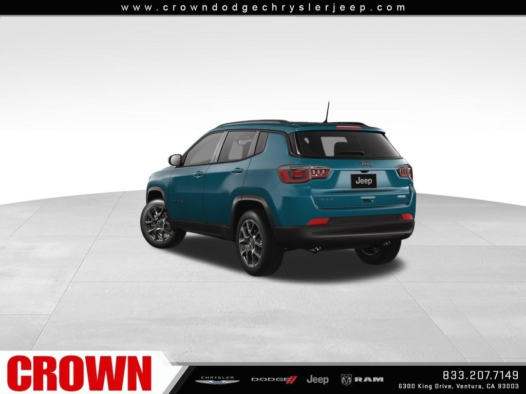 New 2026 Fathom Blue Pearl-Coat Exterior Paint Jeep Latitude image 5