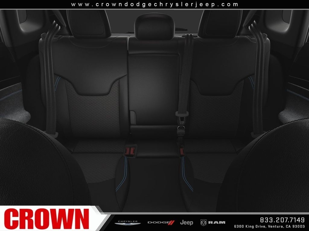 New 2026 Fathom Blue Pearl-Coat Exterior Paint Jeep Latitude image 17