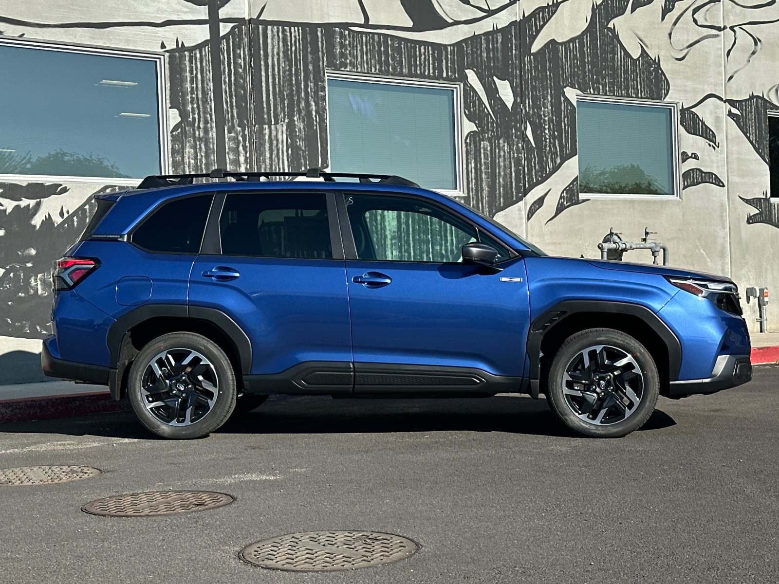 New 2026 DAYBREAK BLUE PEARL Subaru Limited Hybrid image 7