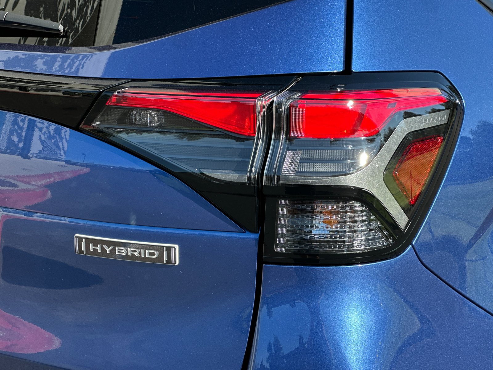 New 2026 DAYBREAK BLUE PEARL Subaru Limited Hybrid image 27