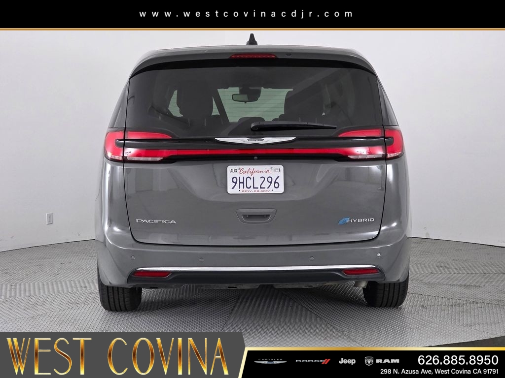 Used 2023 White Chrysler Touring L image 6