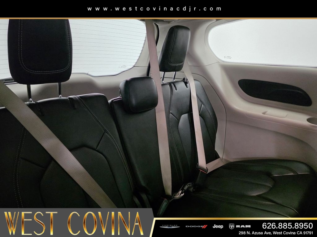 Used 2023 White Chrysler Touring L image 10