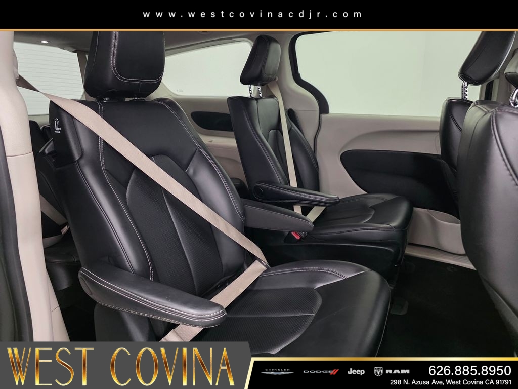 Used 2023 White Chrysler Touring L image 12