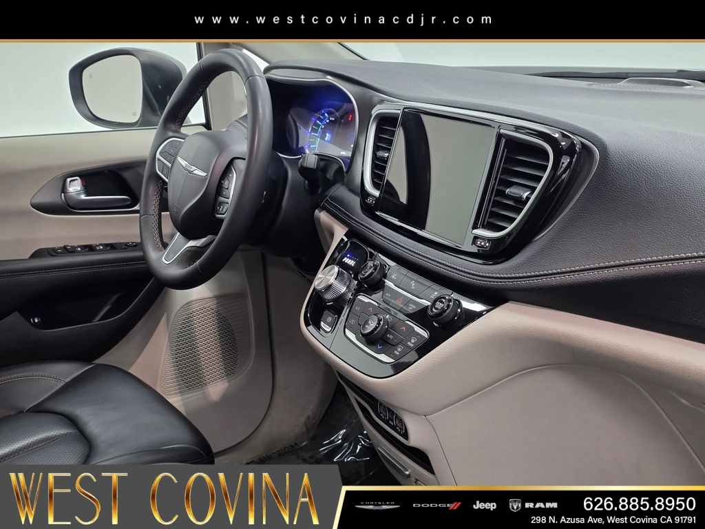 Used 2023 White Chrysler Touring L image 15