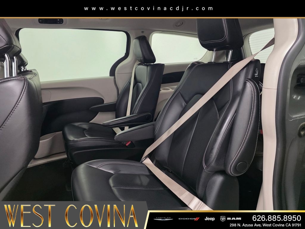 Used 2023 White Chrysler Touring L image 20