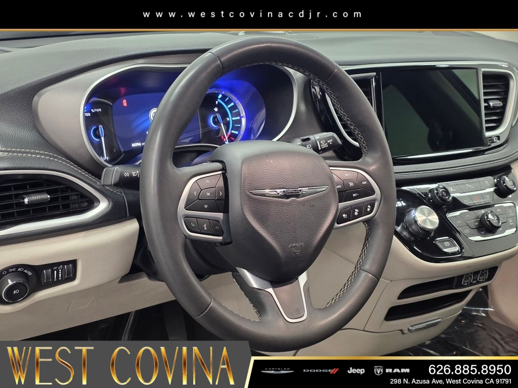 Used 2023 White Chrysler Touring L image 22