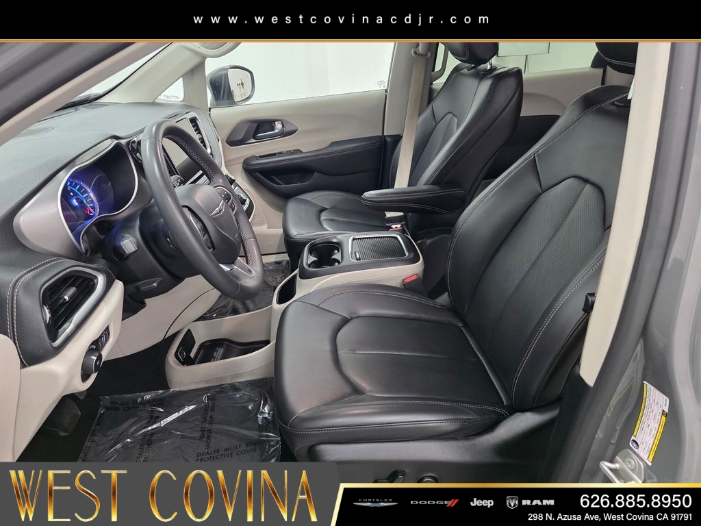 Used 2023 White Chrysler Touring L image 24