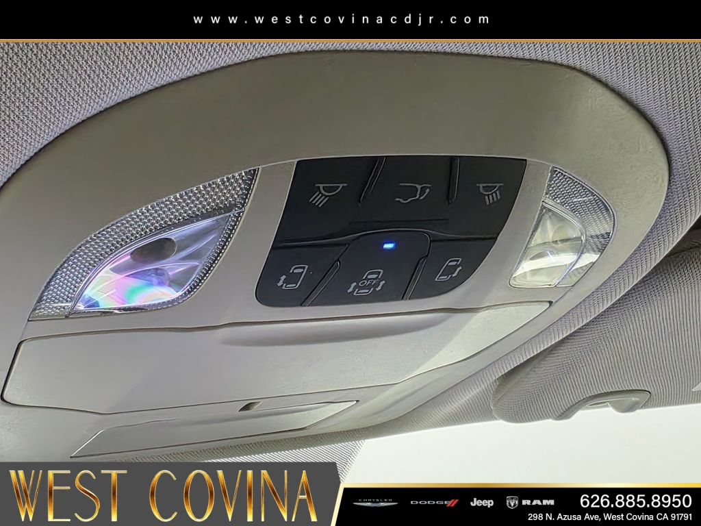 Used 2023 White Chrysler Touring L image 26