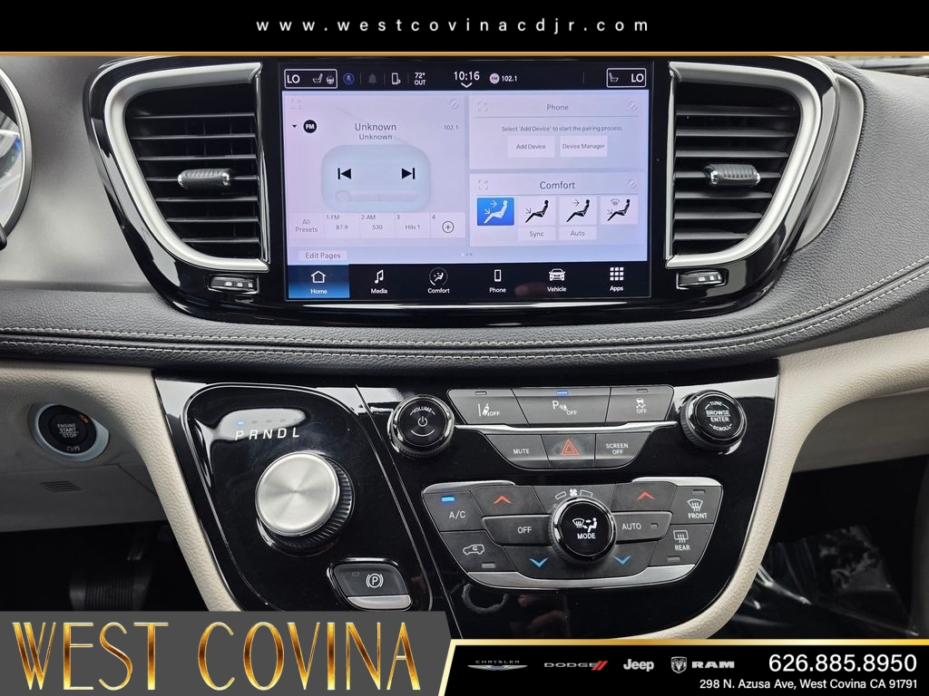 Used 2023 White Chrysler Touring L image 28