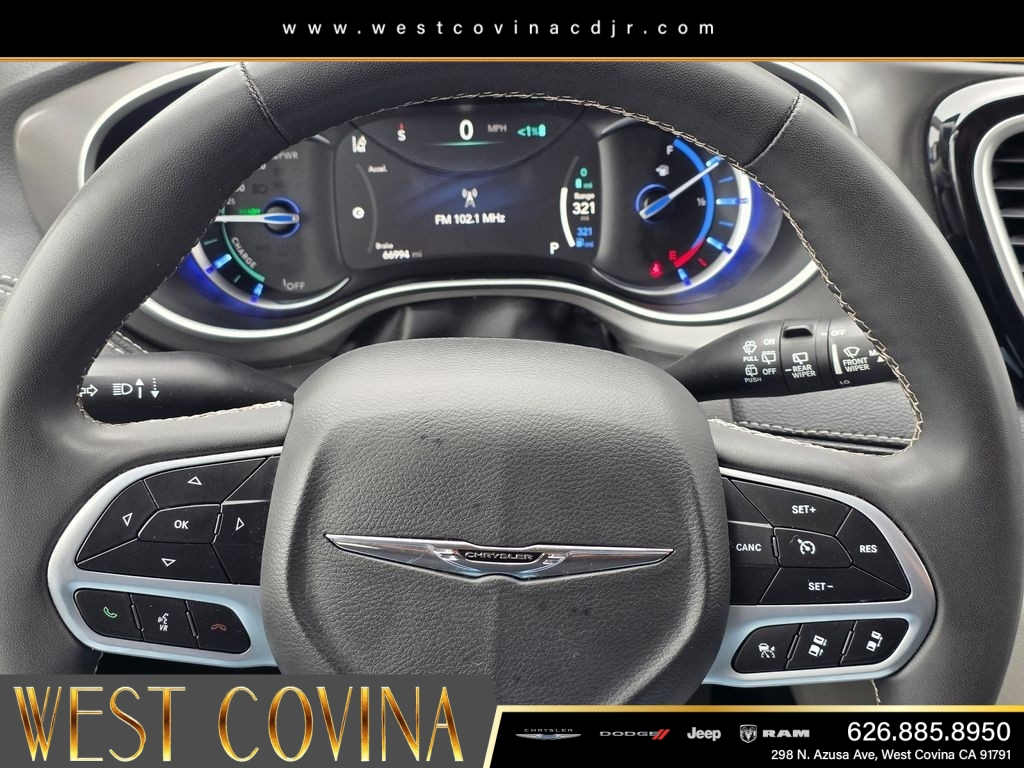 Used 2023 White Chrysler Touring L image 30